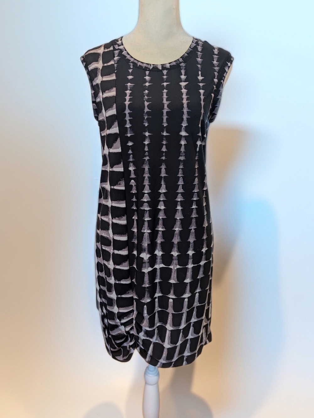 BCBGMaxAzria Sleeveless Black and White Dress